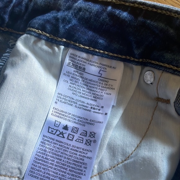 Levi Strauss denim shorts - Picture 4 of 5
